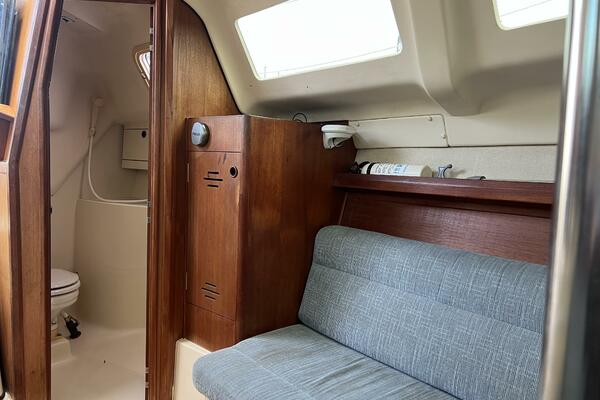 Hazyblur 28ft Hunter Yacht For Sale