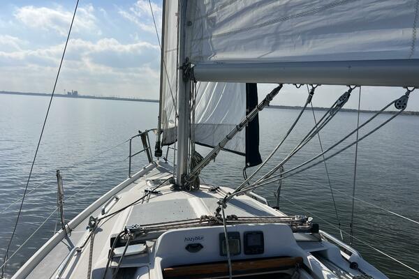 Hazyblur 28ft Hunter Yacht For Sale