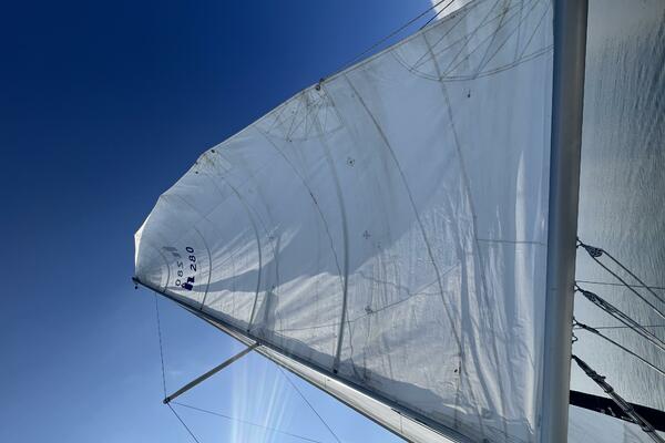 Hazyblur 28ft Hunter Yacht For Sale