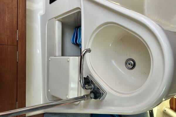 Hazyblur 28ft Hunter Yacht For Sale