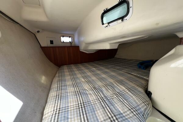 Hazyblur 28ft Hunter Yacht For Sale