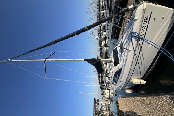 Hazyblur 28ft Hunter Yacht For Sale