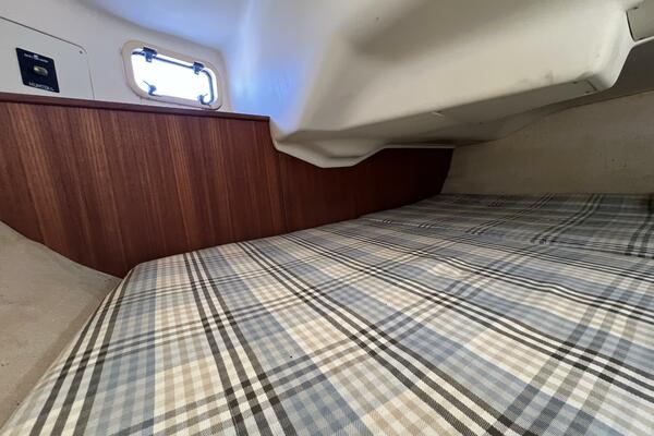 Hazyblur 28ft Hunter Yacht For Sale