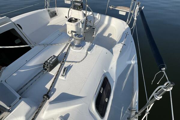 Hazyblur 28ft Hunter Yacht For Sale