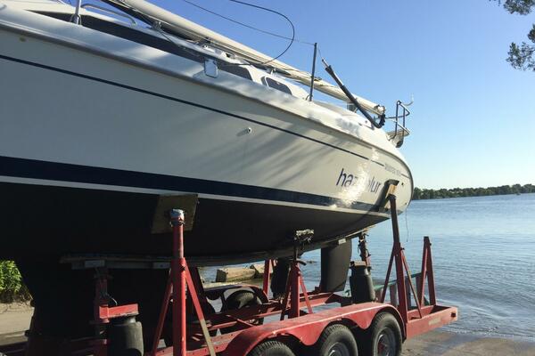 Hazyblur 28ft Hunter Yacht For Sale