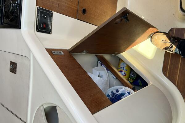 Hazyblur 28ft Hunter Yacht For Sale