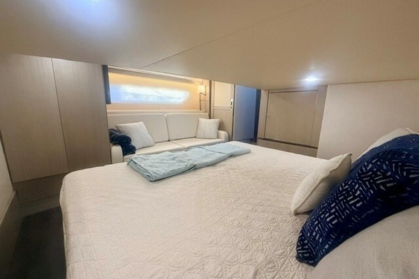 Regal 42 Fly Yacht For Sale