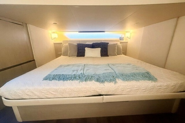 Regal 42 Fly Yacht For Sale