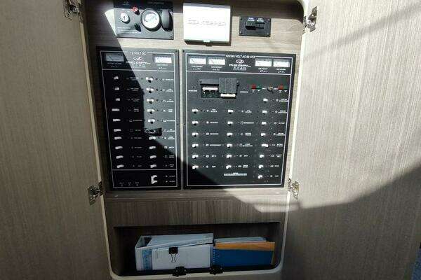 Regal 42 Fly Yacht For Sale