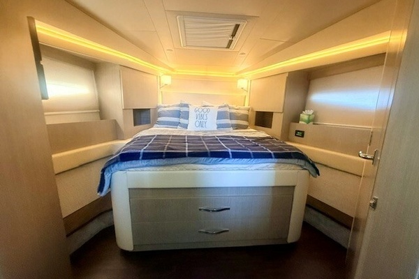 Regal 42 Fly Yacht For Sale