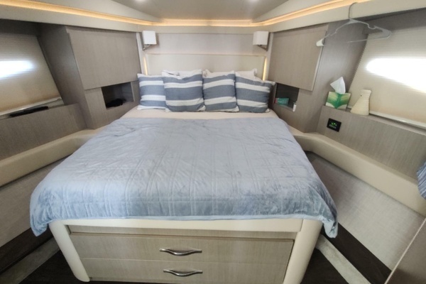 Regal 42 Fly Yacht For Sale