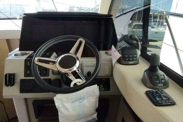 Regal 42 Fly Yacht For Sale