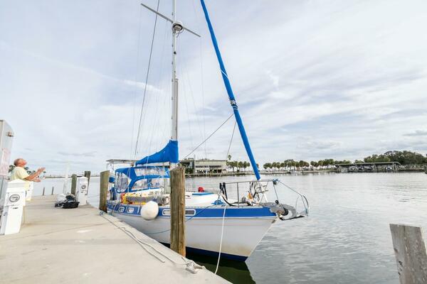 One Love 41ft Morgan Yacht For Sale