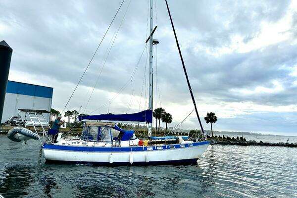 41-ft-Morgan-1987-41 Out Island Classic-One Love Madeira Beach Florida United States  yacht for sale