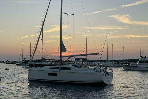 Photo of the 2021 Beneteau Oceanis 30.1 "MAHALO"
