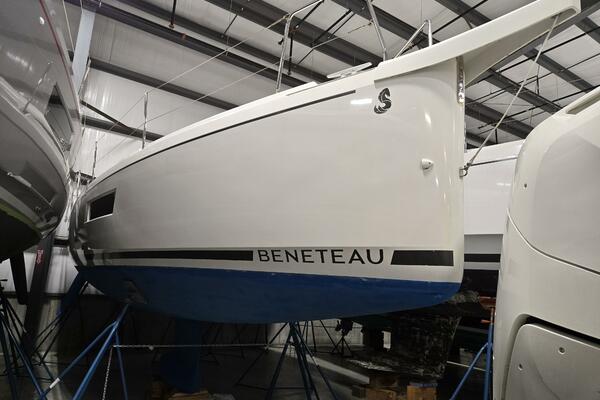 MAHALO 30ft Beneteau Yacht For Sale