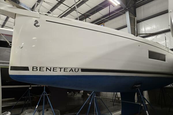 MAHALO 30ft Beneteau Yacht For Sale