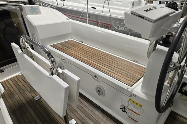 MAHALO 30ft Beneteau Yacht For Sale