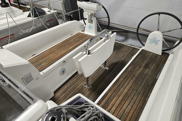 MAHALO 30ft Beneteau Yacht For Sale