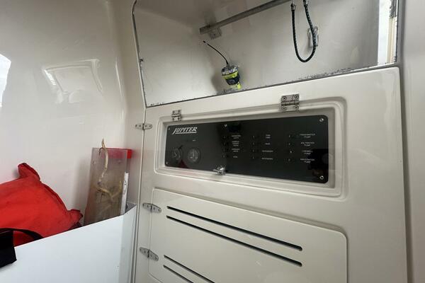 Warden Pass Too 30ft Jupiter Yacht For Sale