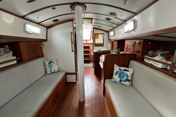 Starry Night 37ft Dickerson Yacht For Sale