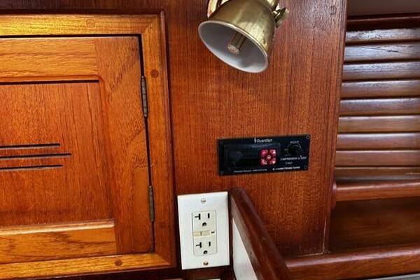 Starry Night 37ft Dickerson Yacht For Sale