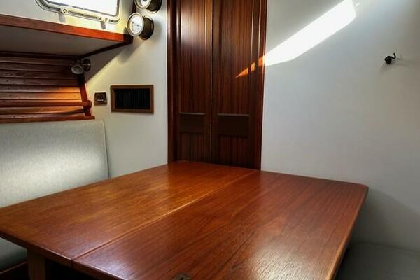 Starry Night 37ft Dickerson Yacht For Sale