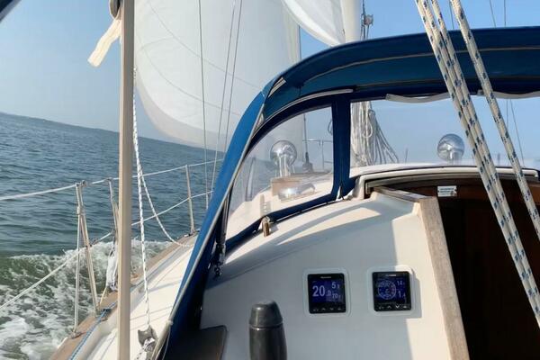 Starry Night 37ft Dickerson Yacht For Sale