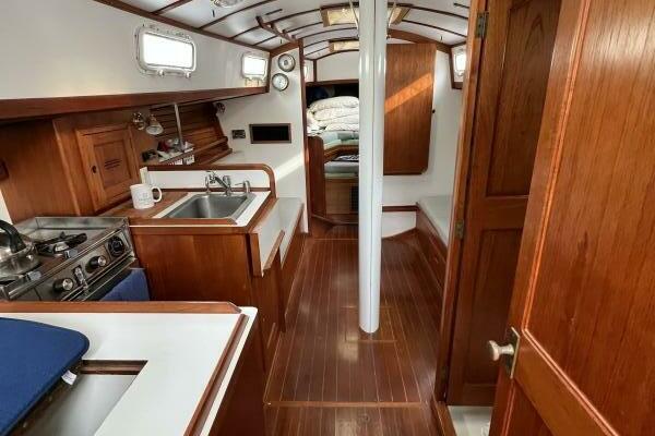 Starry Night 37ft Dickerson Yacht For Sale