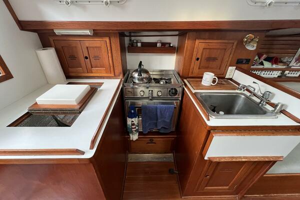 Starry Night 37ft Dickerson Yacht For Sale