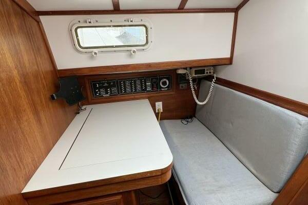 Starry Night 37ft Dickerson Yacht For Sale