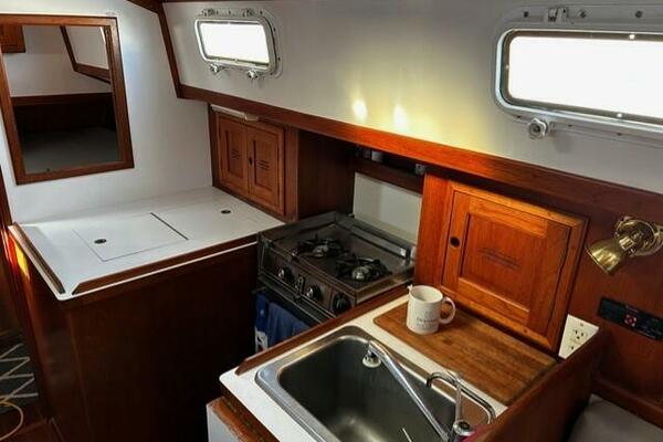 Starry Night 37ft Dickerson Yacht For Sale
