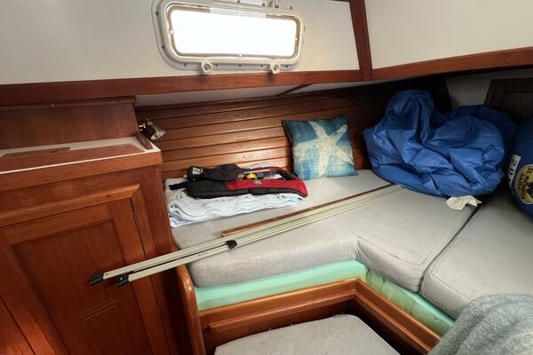 Starry Night 37ft Dickerson Yacht For Sale