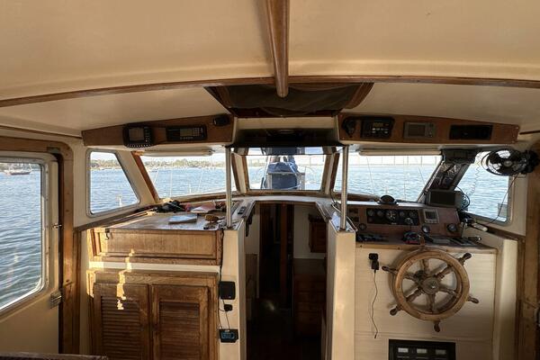 SOVEREIGNTY 40ft Schucker Yacht For Sale