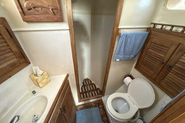 SOVEREIGNTY 40ft Schucker Yacht For Sale