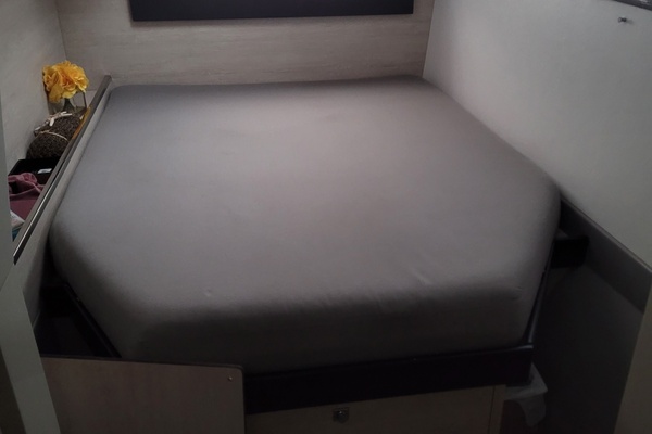 Isola 40ft Robertson  amp  Caine Yacht For Sale