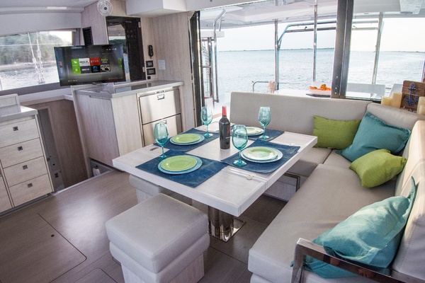 Isola 40ft Robertson  amp  Caine Yacht For Sale