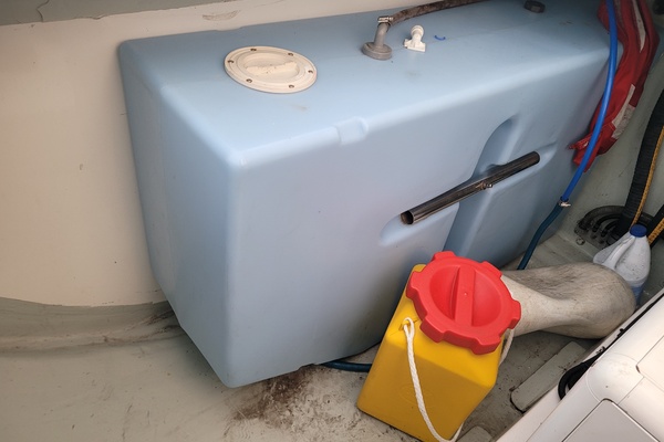 Isola 40ft Robertson  amp  Caine Yacht For Sale