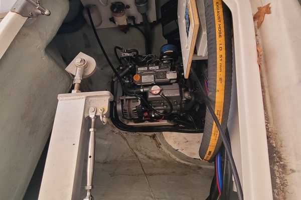 Isola 40ft Robertson  amp  Caine Yacht For Sale