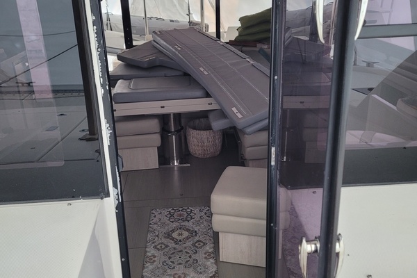 Isola 40ft Robertson  amp  Caine Yacht For Sale