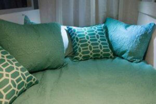 Isola 40ft Robertson  amp  Caine Yacht For Sale