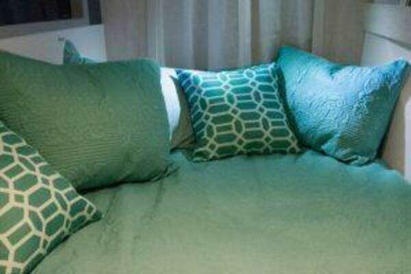 Robertson & Caine Leopard Yacht For Sale