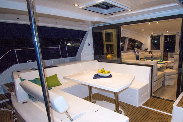 Isola 40ft Robertson  amp  Caine Yacht For Sale