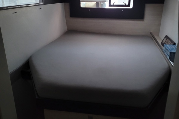 Isola 40ft Robertson  amp  Caine Yacht For Sale