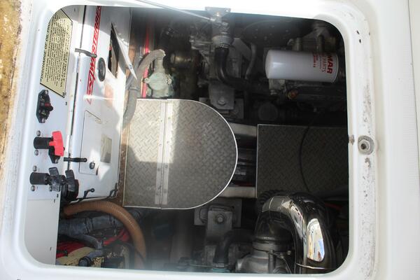 Reality 40ft Formula Yacht For Sale