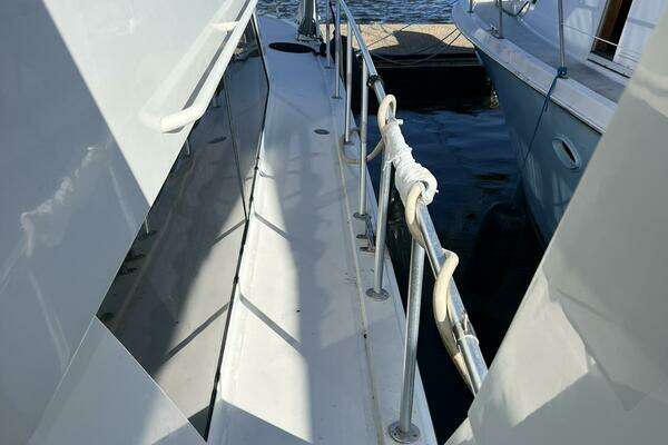 Viking 60 CPMY Yacht For Sale