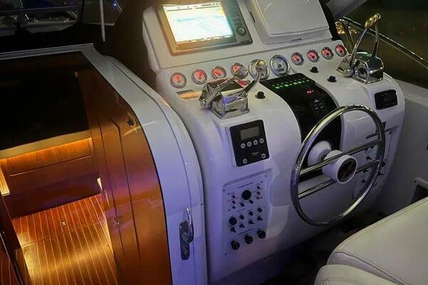 Ventus 39ft Hatteras Yacht For Sale