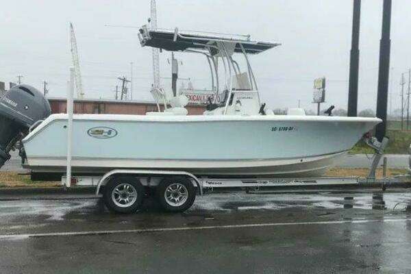 Photo of the 2017 Sea Hunt Ultra 234