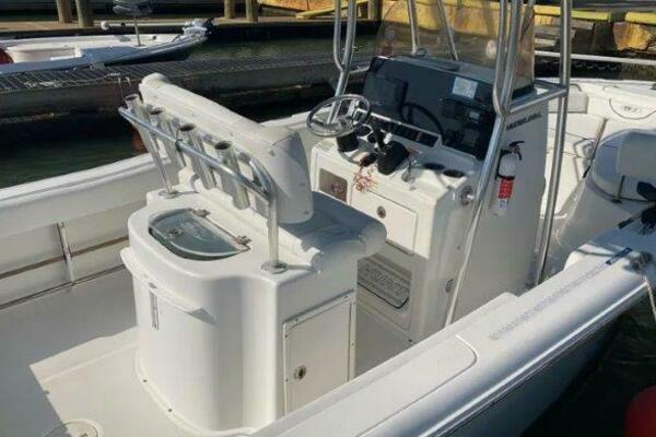 23ft Sea Hunt Yacht For Sale