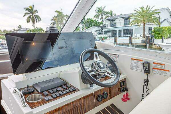 Cruisers Yachts 48 Cantius Yacht For Sale
